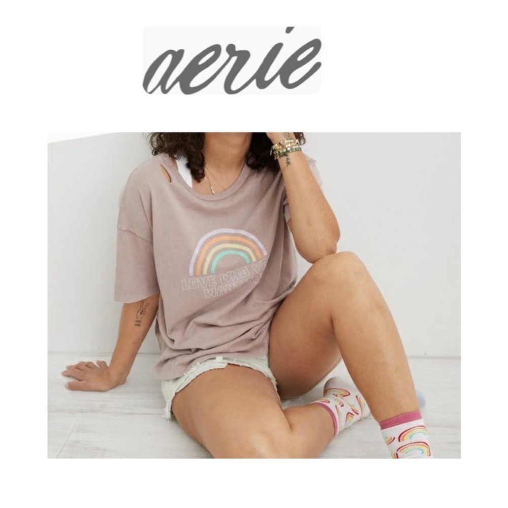 🆕NWOT Aerie Distressed Vintage Rainbow Print Oversize Tee L🆕
